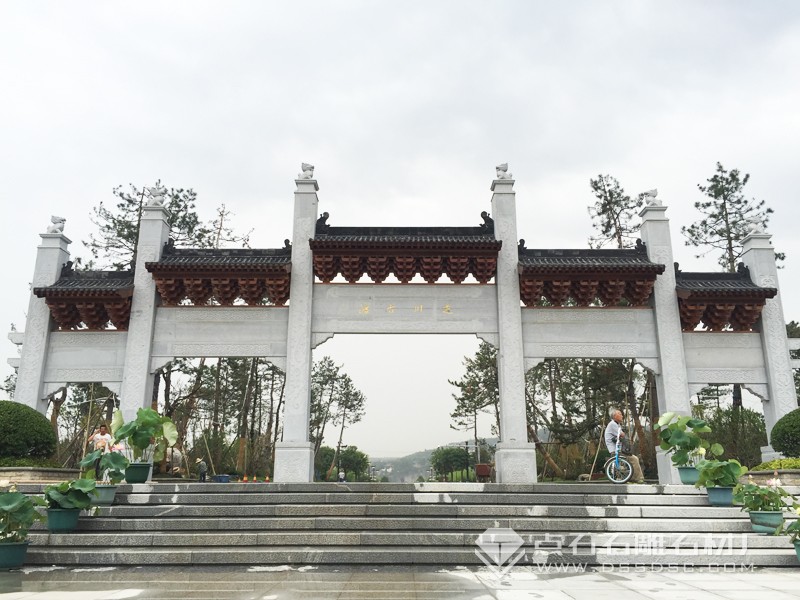 五門五樓石木混合結(jié)構(gòu)牌坊